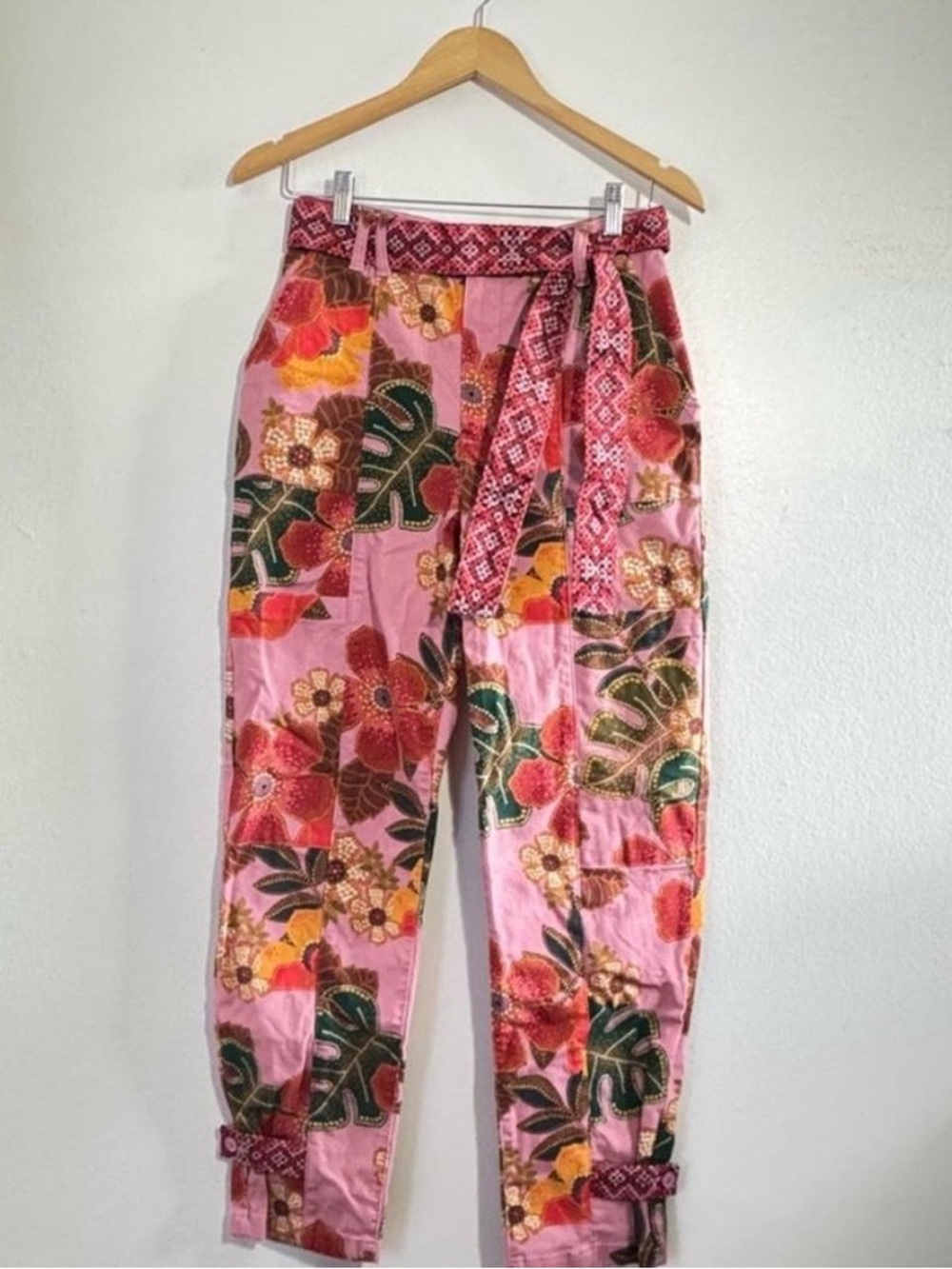 FARM RIO Esperanza Pink Floral Tie-Waist Cropped Pants - Picture 11 of 11